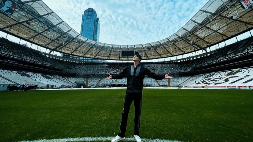 Димаш Кудайберген на стадионе в Стамбуле фото на taspanews.kz от 21 мая 2024 10:16