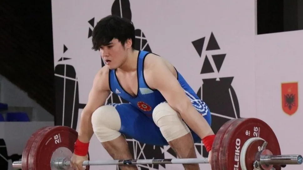 Нурдос Сабыр на чемпионате мира по тяжелой атлетике фото на taspanews.kz от 28 мая 2024 15:33