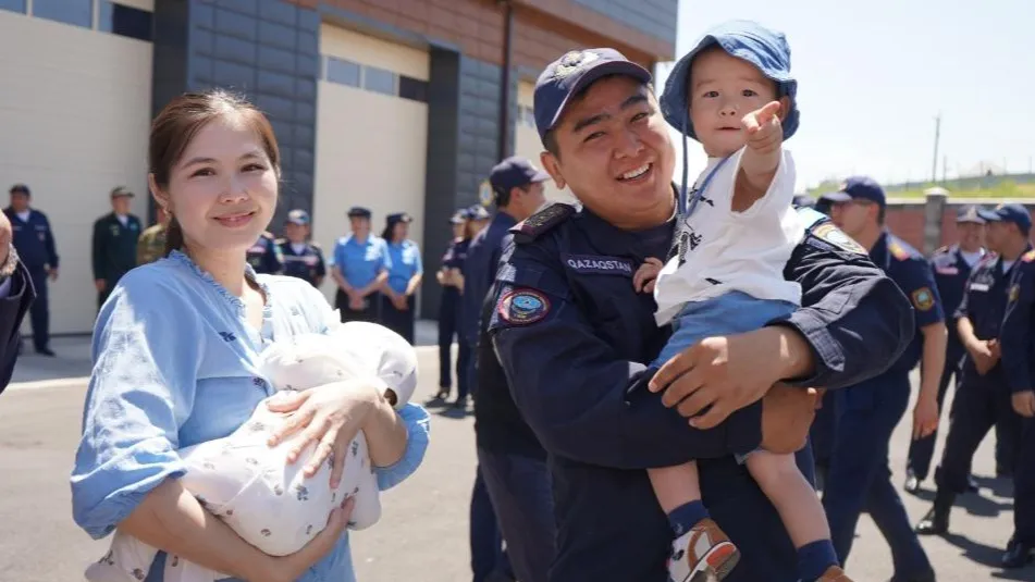Шымкентские спасатели вернулись домой к семьям фото на taspanews.kz от 05 июня 2024 12:16