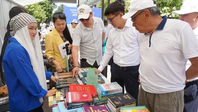 Книжная ярмарка проходит на Арбате в Талдыкоргане