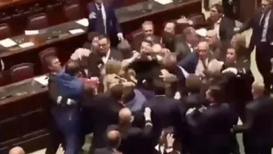 Депутаты подрались в парламенте Италии