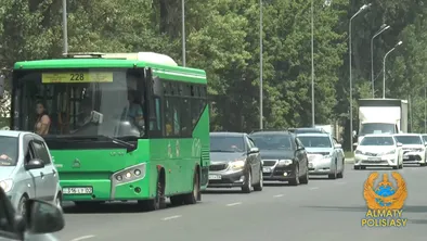 Полиция Алматы проверяет пассажирский транспорт фото taspanews.kz от 06/17/2024 01:00:46
