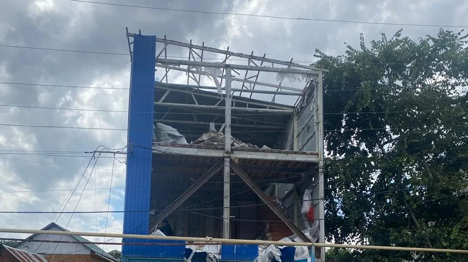 В Алматы сносят незаконную трехэтажную постройку фото на taspanews.kz от 17 июня 2024 18:22