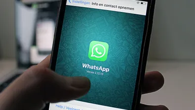 В Казахстане запустили WhatsApp-бот для распознавания мошенников