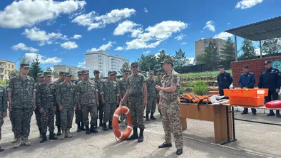 Учебные мероприятия для солдат воинской части 5510: спасатели провели практические занятия фото taspanews.kz от 06/18/2024 16:45:04