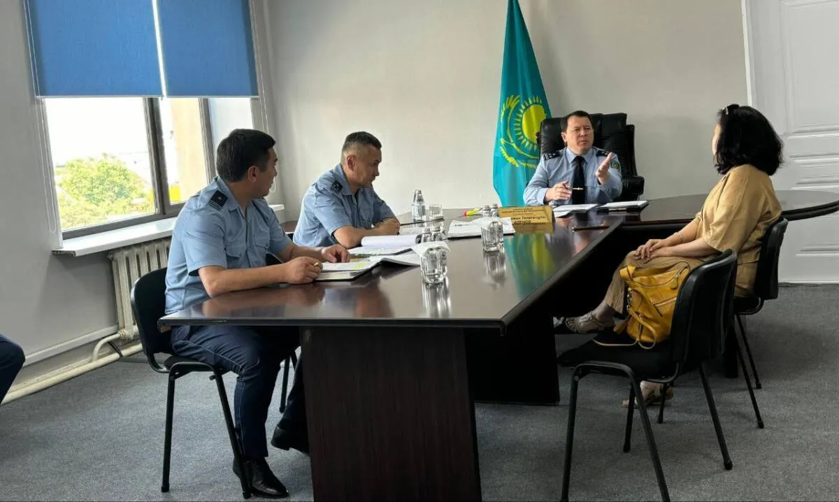 Главный полицейский Алматинской области провел встречу с жителями фото taspanews.kz от 06/20/2024 16:36:38 фото на taspanews.kz от 20 июня 2024 16:36