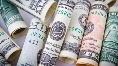 Сколько стоит доллар в обменниках Казахстана перед выходными?