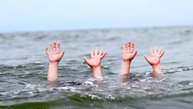 В Кыргызстане шесть детей из одной семьи погибли в пруду из-за ДТП