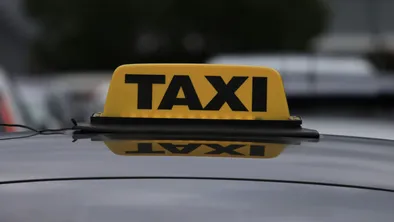 Таксист в Алматы распылил в лицо пассажирам баллончиком 