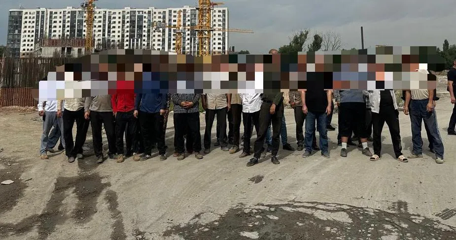 В Алматы депортировали 20 нелегальных мигрантов фото taspanews.kz от 07/01/2024 00:54:22 фото на taspanews.kz от 01 июля 2024 00:54