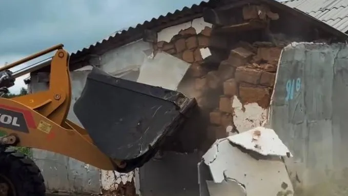 В Актобе демонтируют пострадавшие от паводков дома фото на taspanews.kz от 01 июля 2024 11:53