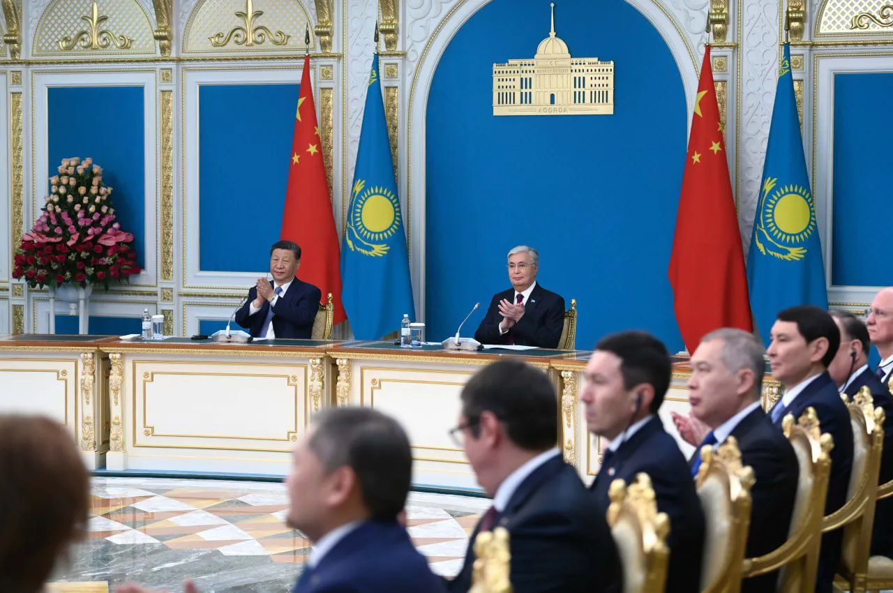 Лидеры Казахстана и Китая отправили железнодорожные контейнеры по ТМТМ фото taspanews.kz от 07/03/2024 14:03:14 фото на taspanews.kz от 03 июля 2024 14:03