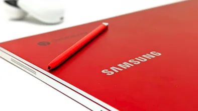 Samsung защитит складные смартфоны от пыли