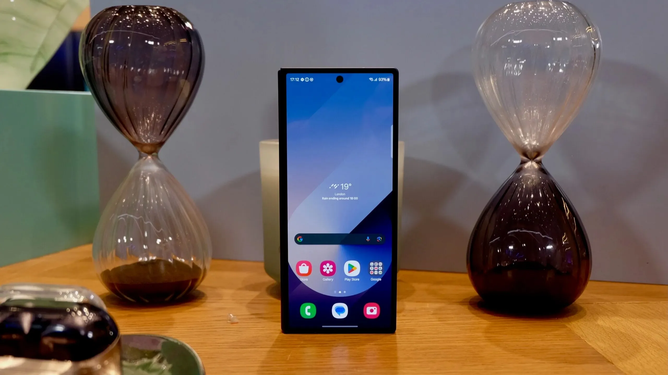 Galaxy Fold 6 фото на taspanews.kz от 12 июля 2024 09:40