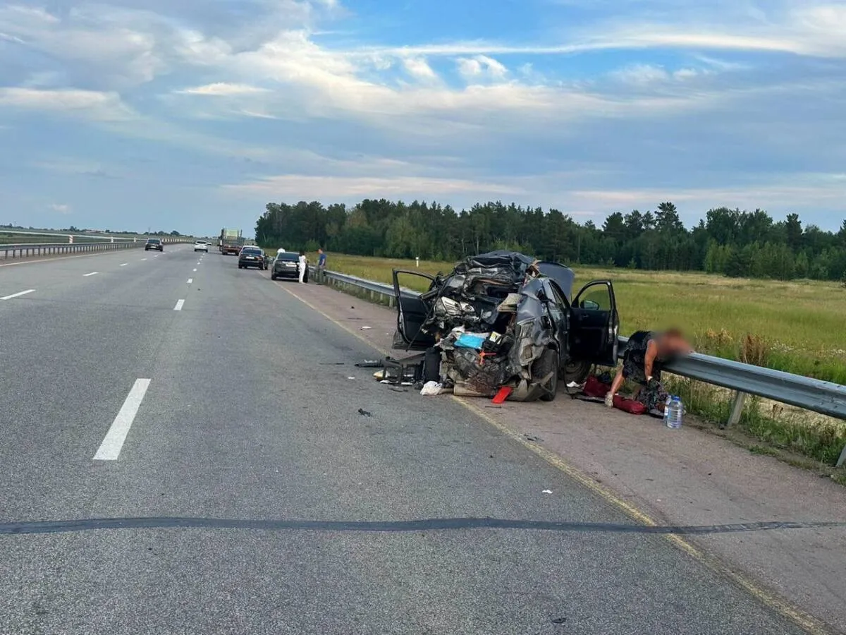 Грузовик в Акмолинской области столкнулся с припаркованным автомобилем фото taspanews.kz от 07/15/2024 13:30:41 фото на taspanews.kz от 15 июля 2024 13:30