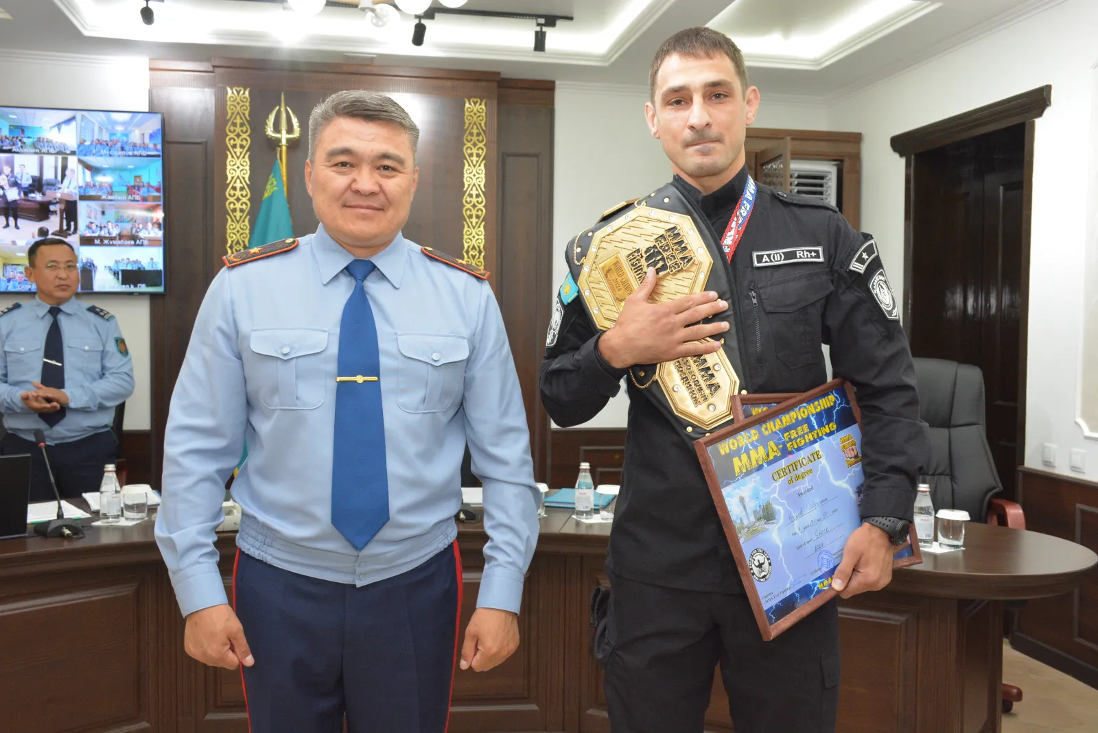 Полицейские из СКО получили золотые медали на чемпионате мира по MMA фото taspanews.kz от 07/17/2024 09:31:07 фото на taspanews.kz от 17 июля 2024 09:31