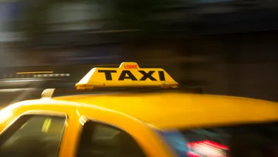 Число пассажиров такси в Казахстане значительно выросло, доходы таксистов увеличились на 30%