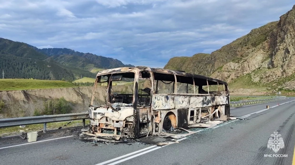 В России сгорел рейсовый автобус, ехавший в Монголию из Астаны фото на taspanews.kz от 22 июля 2024 11:06