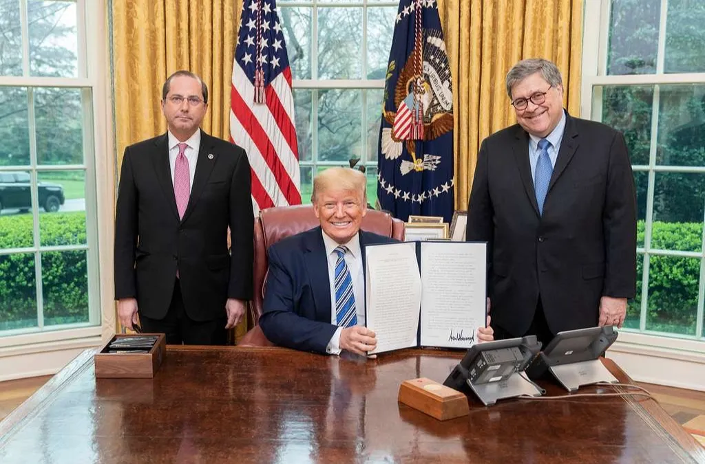 William Barr and Donald Trump фото на taspanews.kz от 30 июля 2024 15:28