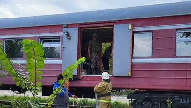 Пожарный поезд использовали для тушения цеха в Усть-Каменогорске