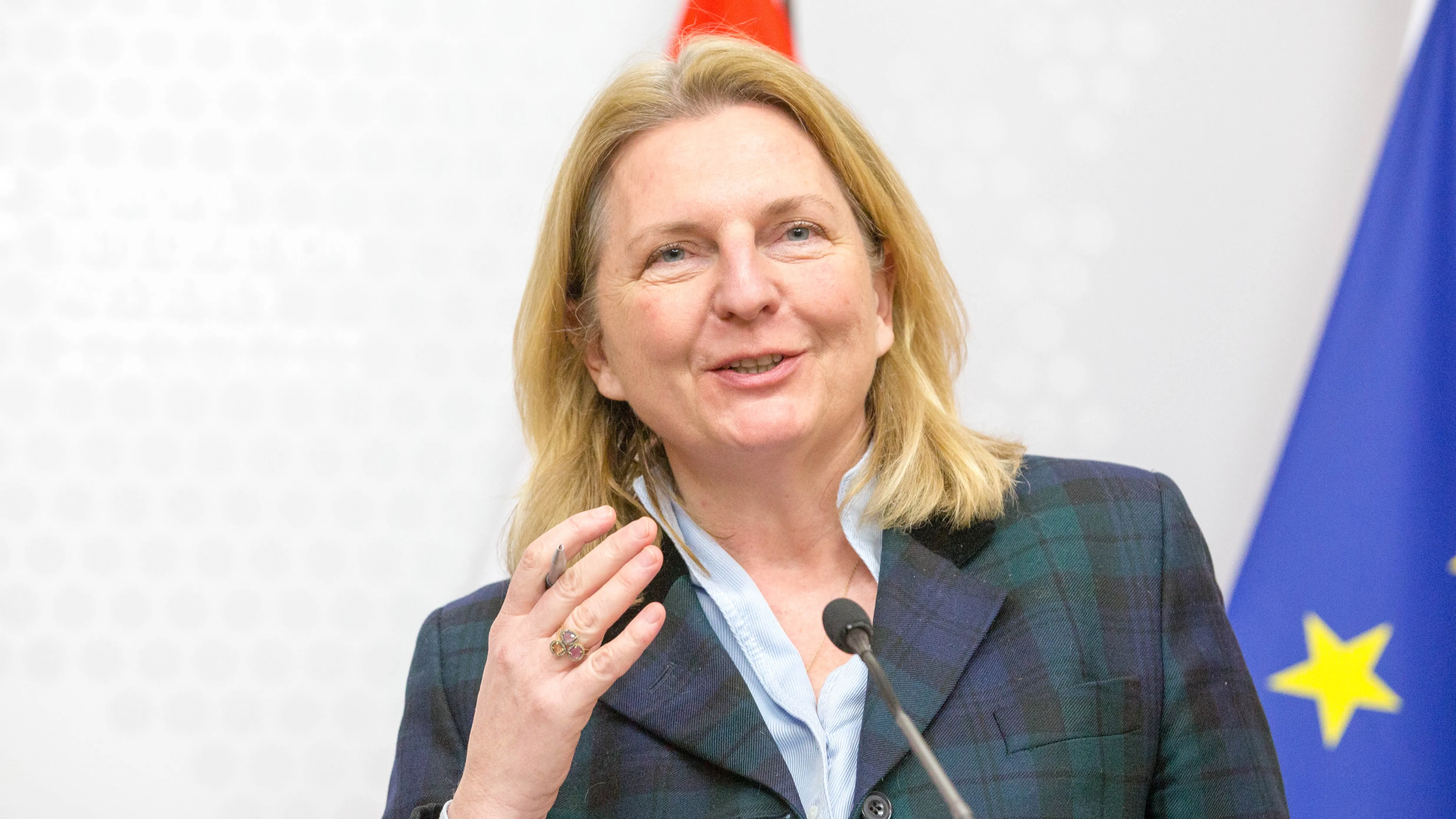 Karin Kneissl  фото на taspanews.kz от 13 августа 2024 10:46