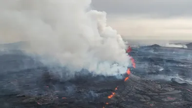 Вулкан Сундхнуку заставил закрыть курорт «Голубая лагуна» в Исландии