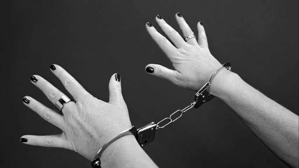 handcuffs фото на taspanews.kz от 22 октября 2024 09:55