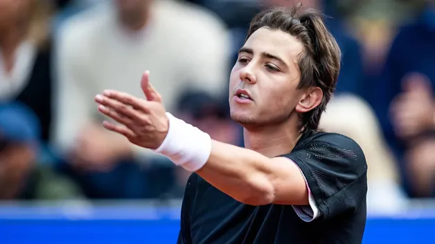 Казахстанский теннисист одержал уверенную победу на турнире World Tennis League