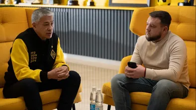 Журналист и ведущий YouTube-канала «Спорт Шредингера» Пётр Воликов задал Боранбаеву самые актуальные вопросы