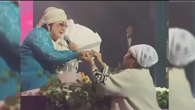 Мақпал Жүнісова мен Димаш Құдайбергеннің әжесі