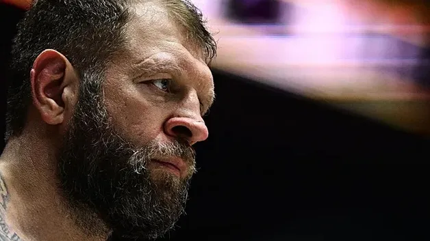 У ветерана MMA Александра Емельяненко отнялись ноги