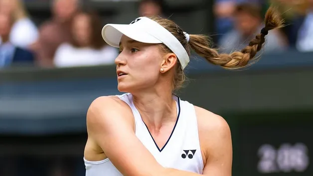 Рыбакина опустилась в самый низ топ-10 WTA
