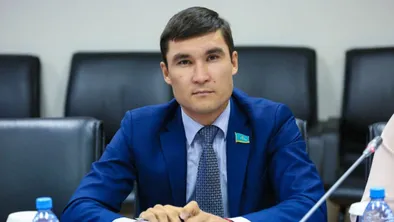 Серик Сапиев