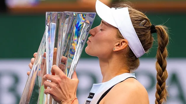 Елена Рыбакина