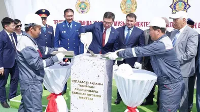 В Туркестане закладывают капсулу времени для новой музыкальной школы