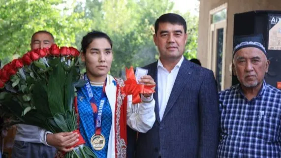 Чемпионке мира по парадзюдо из Узбекистана власти подарили квартиру фото на taspanews.kz от 21 мая 2025 10:25