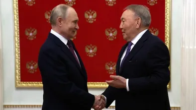 Назарбаев и Путин провели личную встречу в Кремле