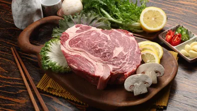 Цены на мясо к Курбан айту 2025: где выгоднее покупать