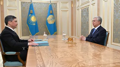 Токаев заслушал отчет Олжаса Бектенова