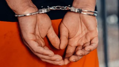 Подозреваемого в убийстве экстрадировали из Азербайджана в Казахстан