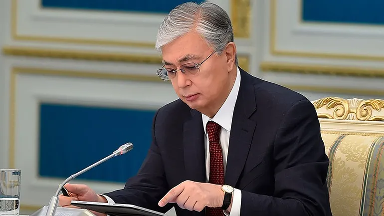 Токаев наградил ветерана КТЖ фото на taspanews.kz от 01 августа 2025 09:15