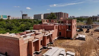 В Астане арестовали главу компании, которая строила снесенный ЖК