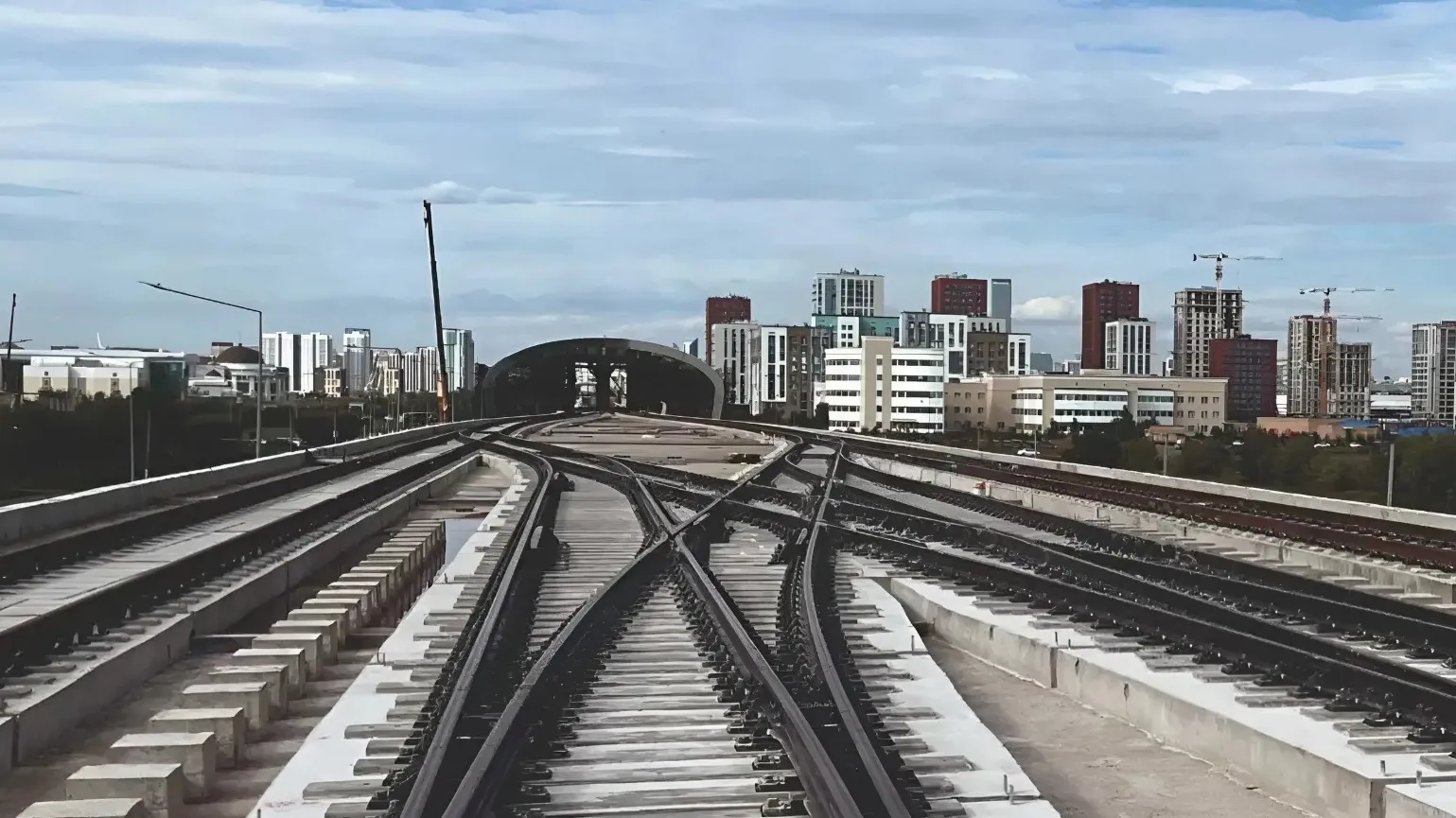 LRT: в Астане завершили укладку рельсов фото на taspanews.kz от 18 августа 2025 09:59