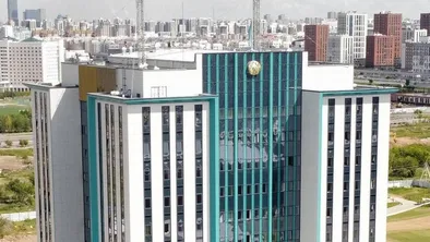 Токаеву представили новое здание ДКНБ в Астане