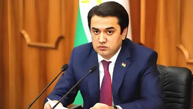 Рустам Эмомали прилетел в Казахстан