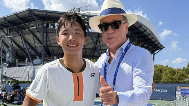 17-летний Нурланулы сенсационно выбил фаворита на US Open: впереди встреча с россиянином