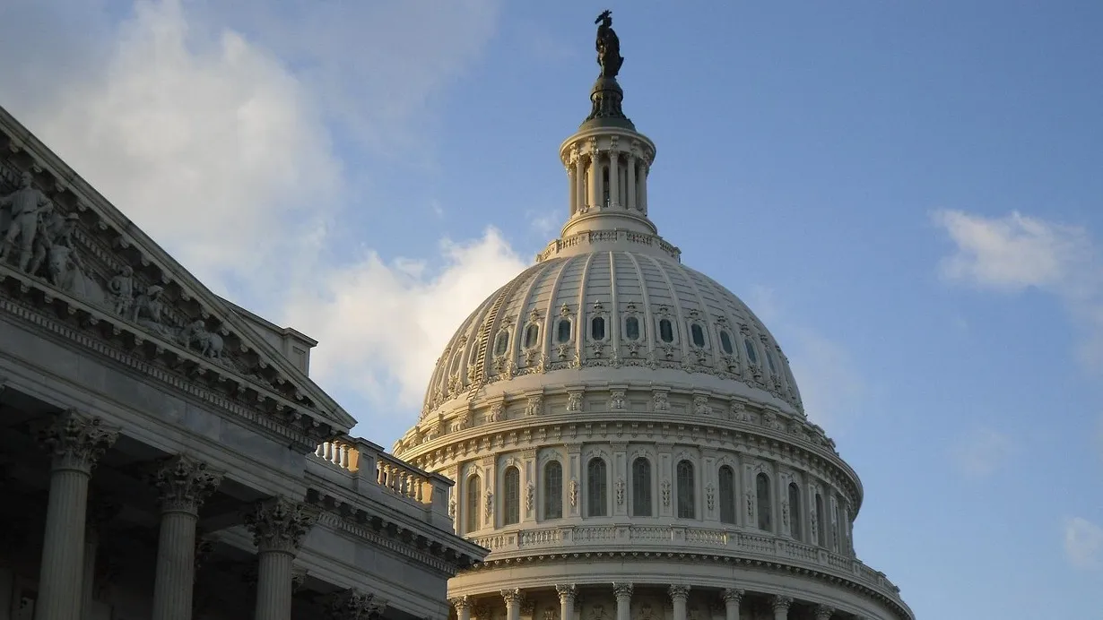 Впервые за семь лет Правительство США полностью приостановило работу фото на taspanews.kz от 01 октября 2025 10:33