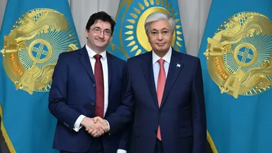 Глава Государства принял профессора Стэнфордского университета