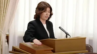 Новый министр просвещения принесла присягу