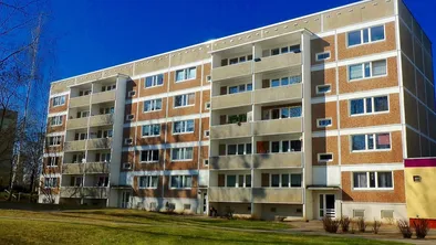 В Актау ночью неизвестный пытался проникнуть в чужую квартиру, вооружившись ножом